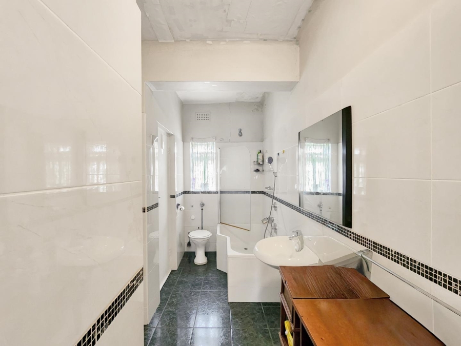 2 Bedroom Property for Sale in Zonnebloem Western Cape
